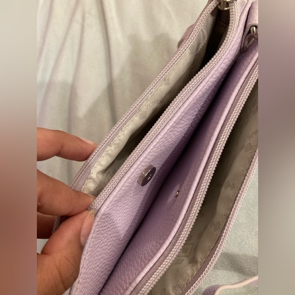 Lilac cross body purse - Picture 3 of 9